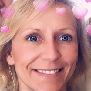 Meet your Posher, Eva